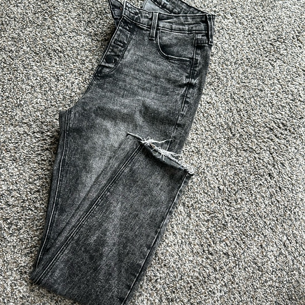 Lightly worn Old Navy Rockstar Super Skinny High Rise Secret Slim Pockets Size 6